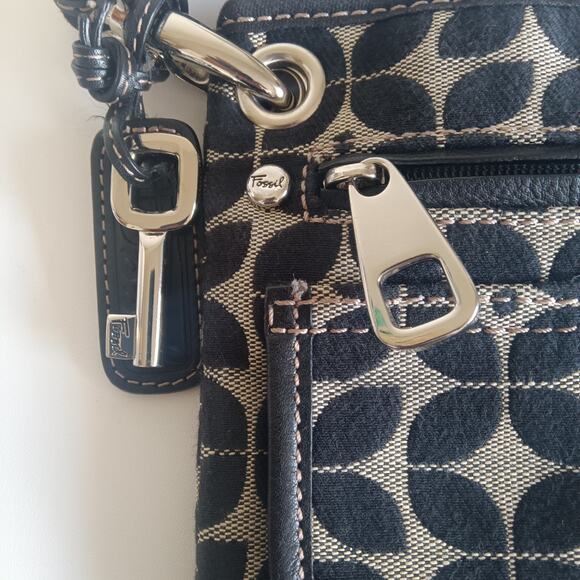 Fossil Crossbody Bag. Black And Brown. - Picture 2 of 6